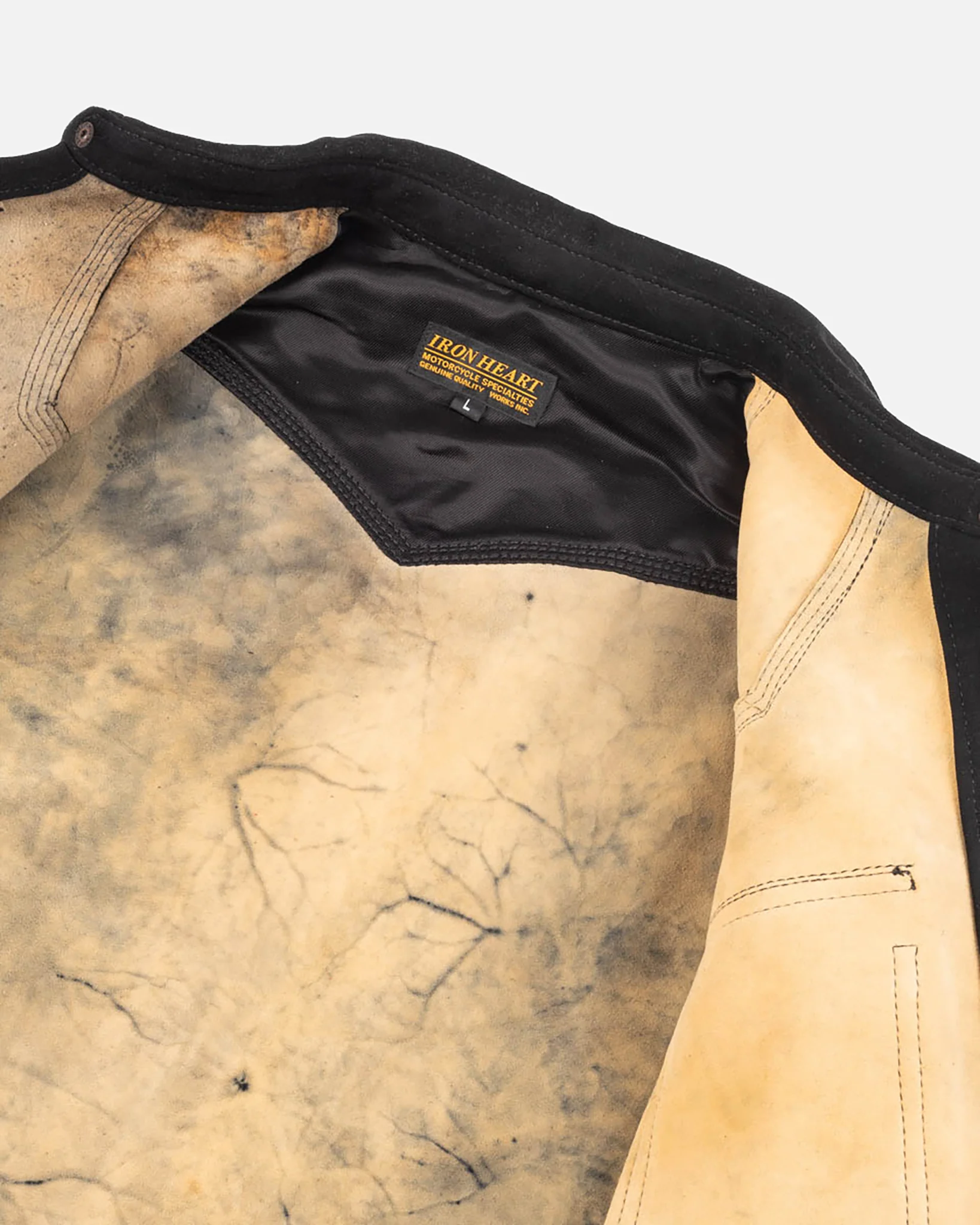 4985-deerskin-western-shirt-the-big-buck-black-version-1-13.webp Deerskin Western Shirt "The Big Buck" - Black (Version 1)