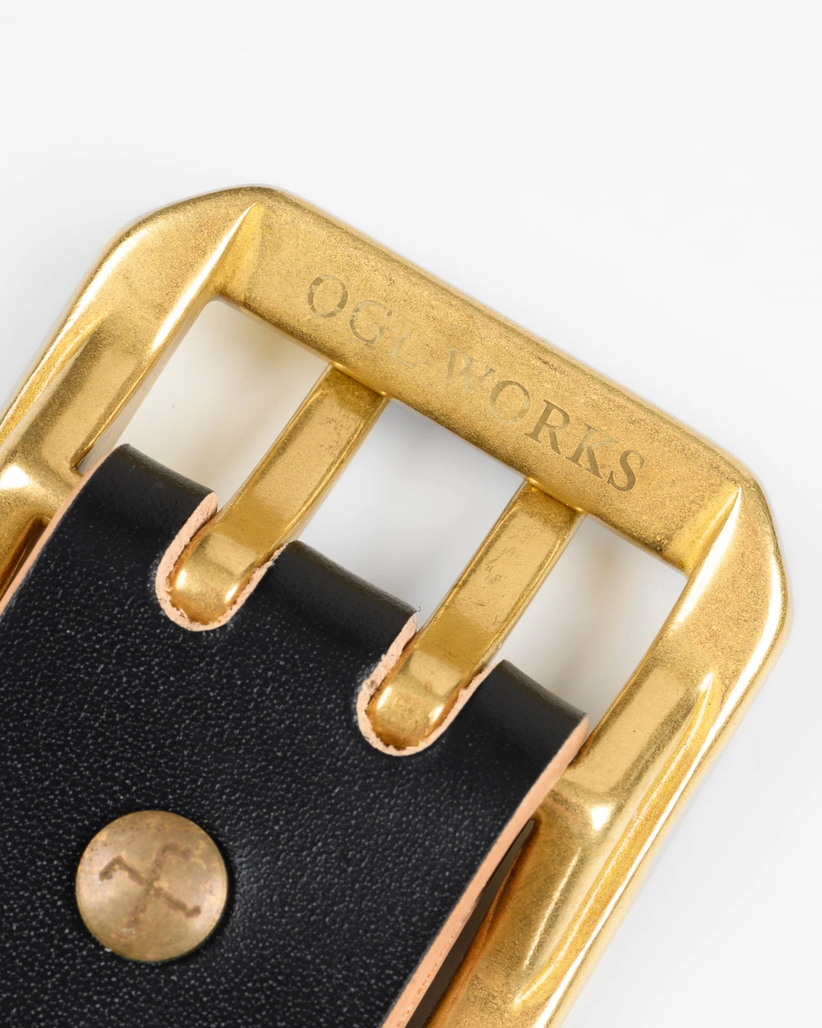 551-ogl-double-prong-garrison-buckle-leather-belt-hand-dyed-black-6.webp OGL Double Prong Garrison Buckle Leather Belt - Hand-Dyed Black